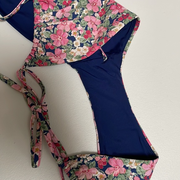 Triangle Bikini Tie Top & Bikini Tie Bottoms, Floral, Size 10 top & 8 bottom - Picture 14 of 15